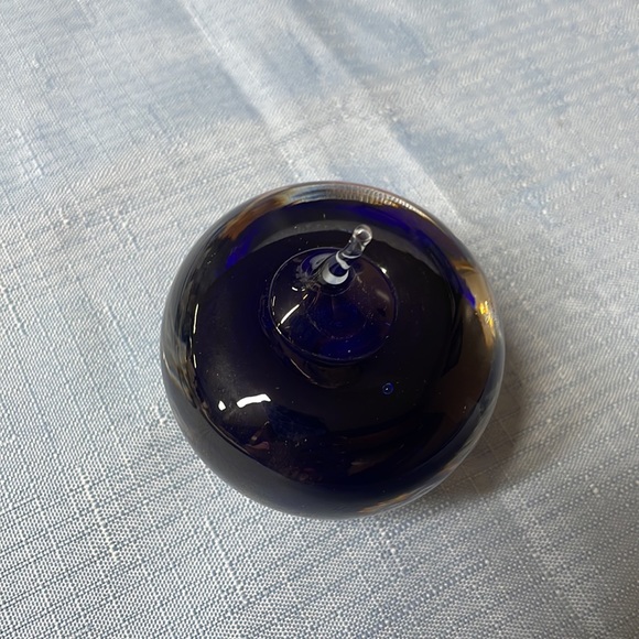 Anton Intaglio Vintage Apple Cobalt Blue Art Glass - Picture 2 of 4